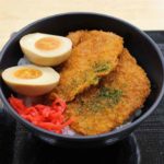 【新潟市】佐渡汽船ターミナル内「のりば食堂 しおさい」のタレカツ丼